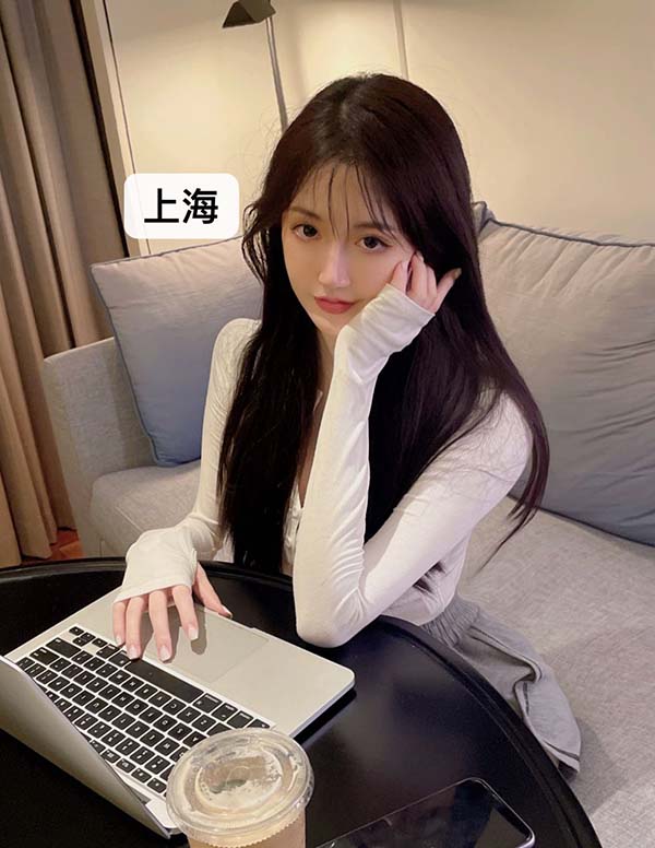 波士顿外围女经纪人