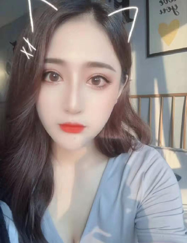 温哥华外围女经纪人